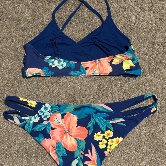 Rip Curl Floral/Blue Bikini Set - Picture 2 of 4